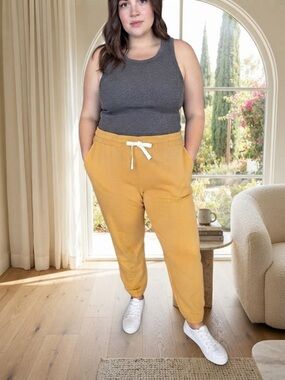 NWT Colsie Women's Plus Size Lounge
Jogger Pants in Amber Sun (Yellow) size 3X.
